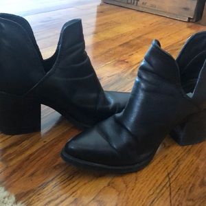 Steve Madden ankle booties